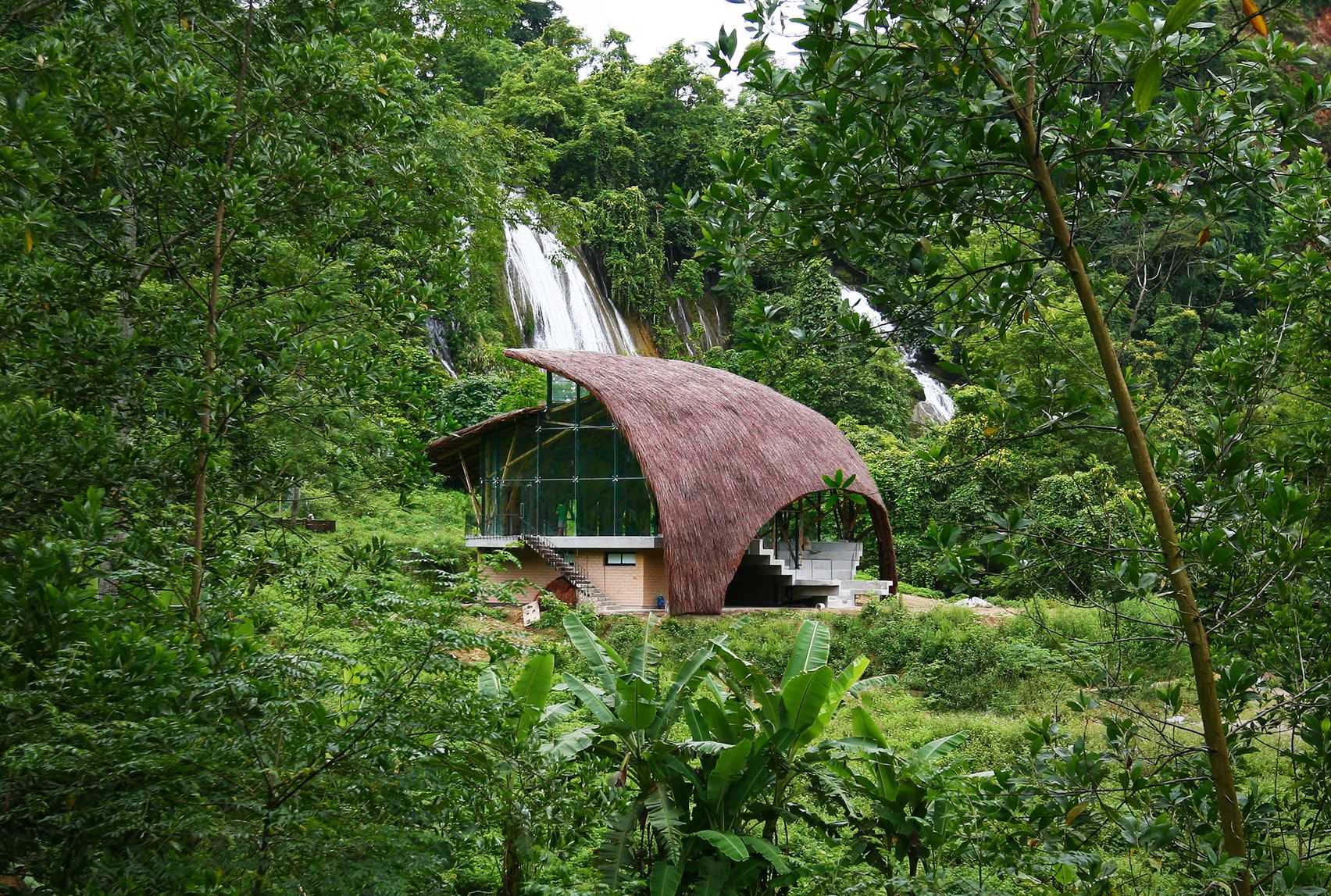 Community house in Vietnam recruits local craft skills and labour